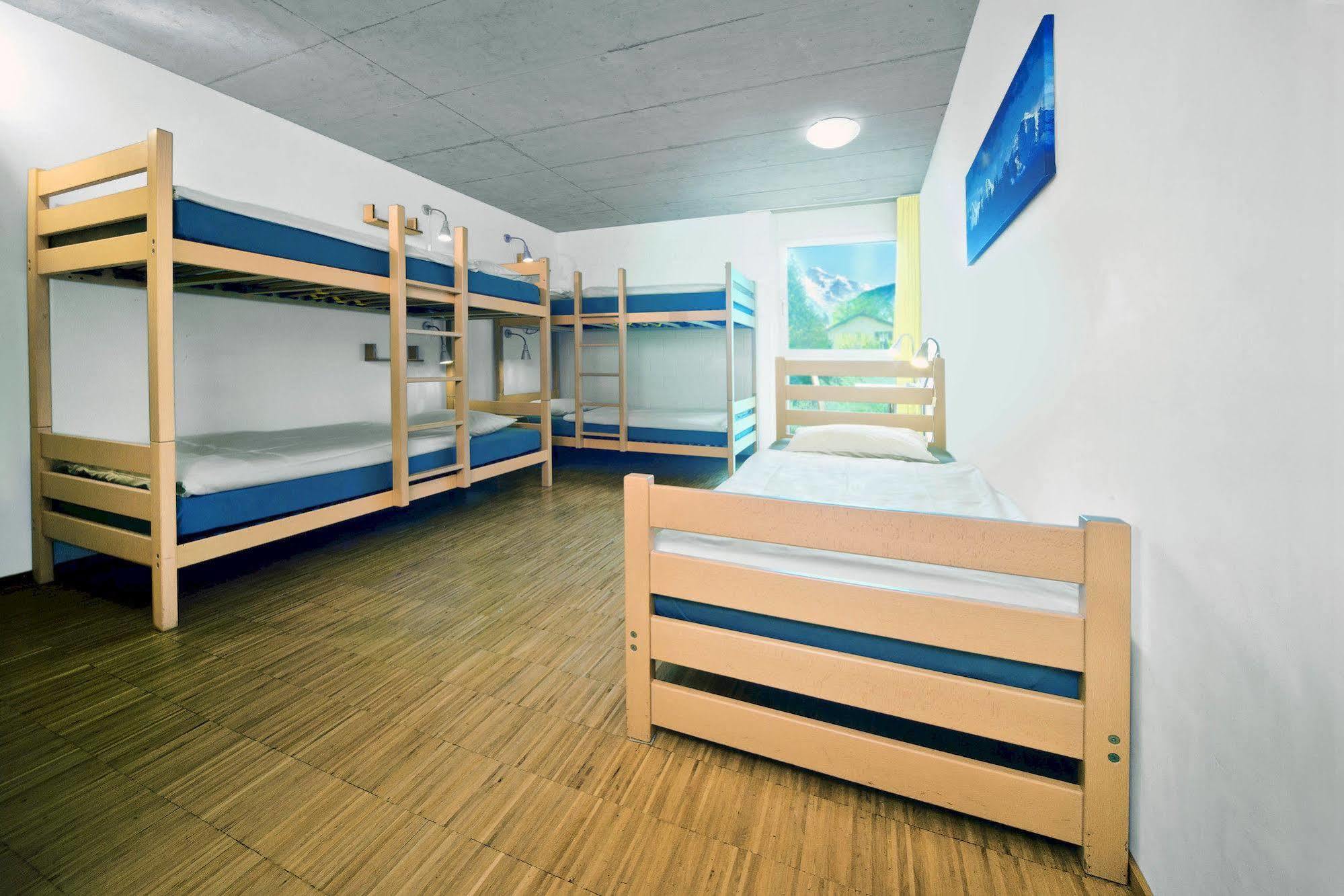 Backpackers Villa Sonnenhof - Hostel Интерлакен Экстерьер фото