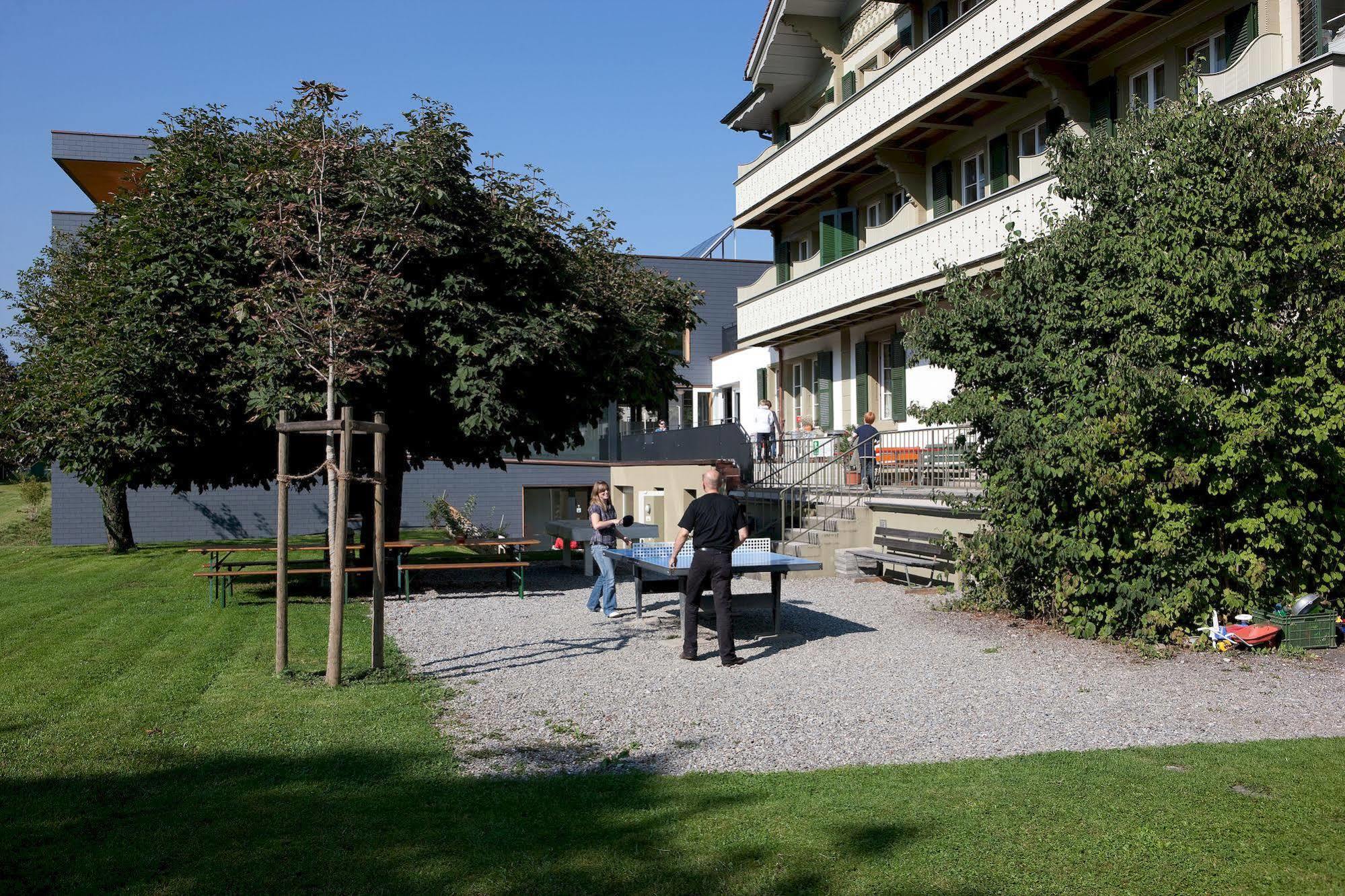 Backpackers Villa Sonnenhof - Hostel Интерлакен Экстерьер фото